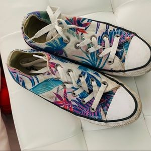 Converse floral